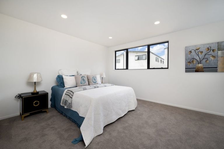 Photo of property in 5a Frontier Lane, Flat Bush, Auckland, 2019