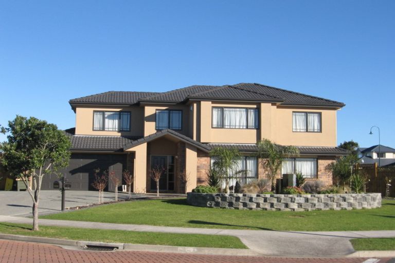 Property details for 66 Blackwood Drive, Wattle Downs, Auckland, 2103