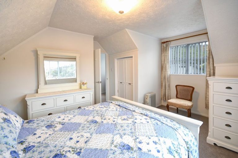 Photo of property in 105 Glenross Street, Glenross, Dunedin, 9011