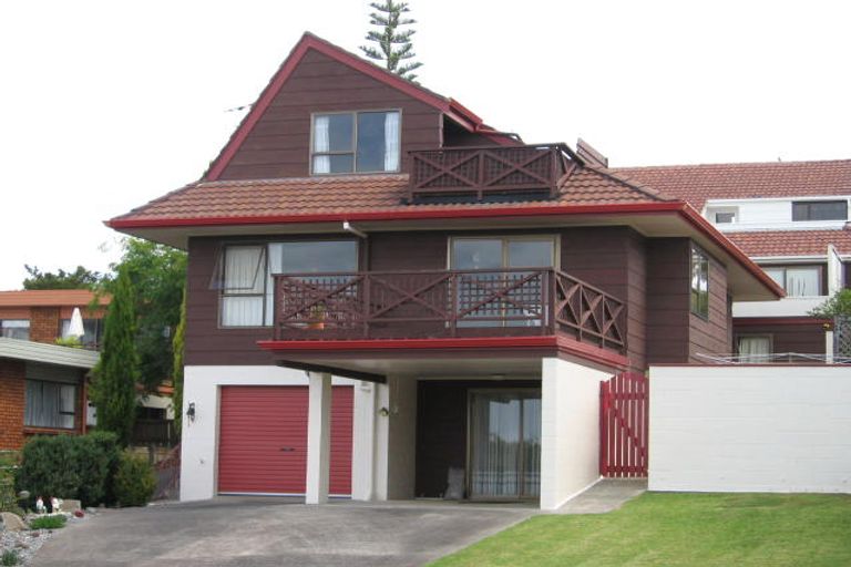 Photo of property in 2/5 Sandford Street, Campbells Bay, Auckland, 0630