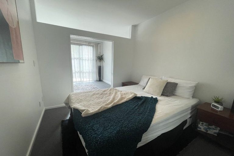 Photo of property in Atrium Apartments, 2q/154 The Terrace, Wellington Central, Wellington, 6011