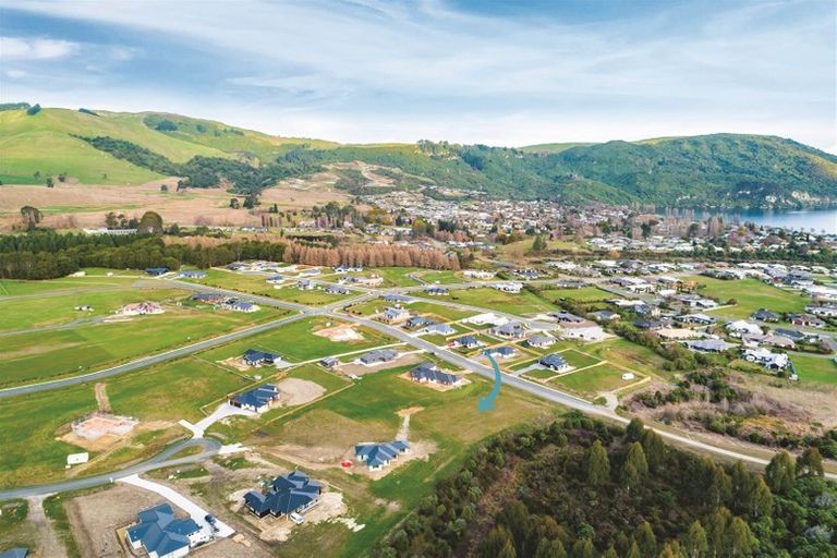 Photo of property in 12 Kahikatea Drive, Kinloch, Taupo, 3377