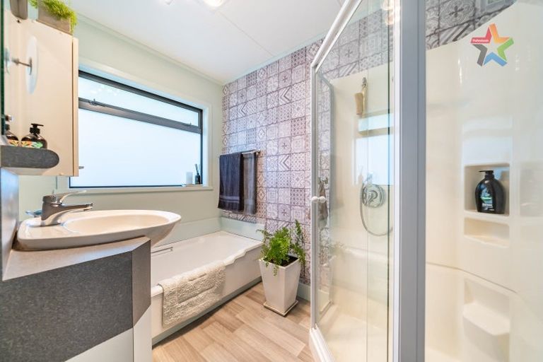 Photo of property in 20 Chestnut Grove, Maungaraki, Lower Hutt, 5010