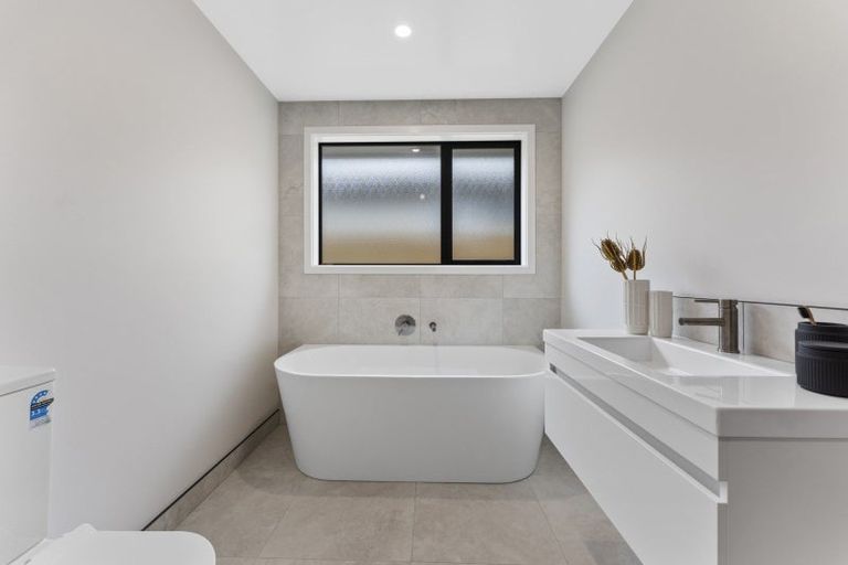 Photo of property in 28 East Street, Terrace End, Palmerston North, 4410