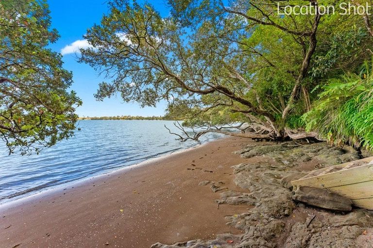 Photo of property in 31 Austin Road, Greenhithe, Auckland, 0632