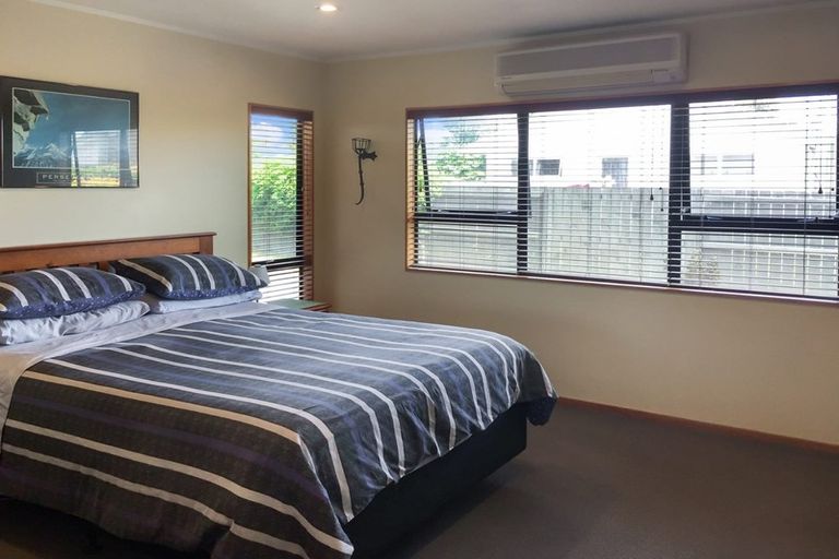 Photo of property in 22 Dover Road, St Andrews, Hamilton, 3200