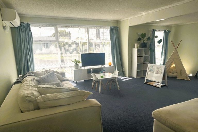Photo of property in 1 Firth Place, Awapuni, Palmerston North, 4412