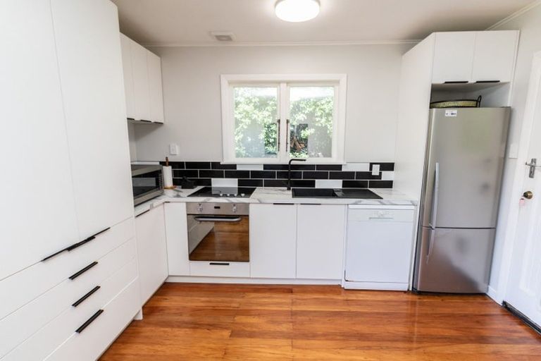 Photo of property in 112 Oriel Avenue, Tawa, Wellington, 5028