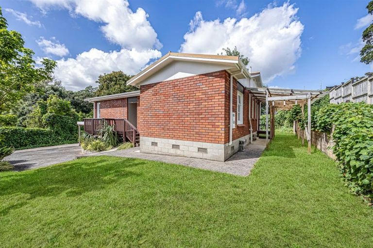 Photo of property in 1/11 Glenfern Road, Mellons Bay, Auckland, 2014
