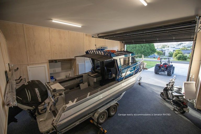 Photo of property in 32 Wallis Street, Raglan, 3225