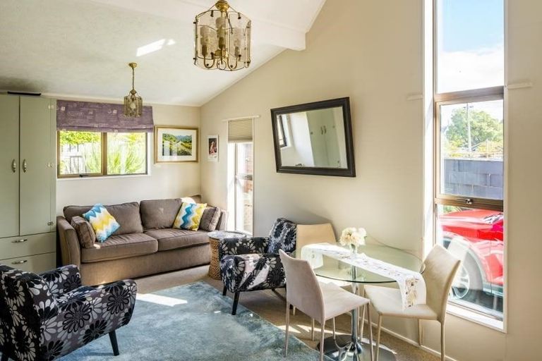 Photo of property in 3a Pukatea Street, Eastbourne, Lower Hutt, 5013