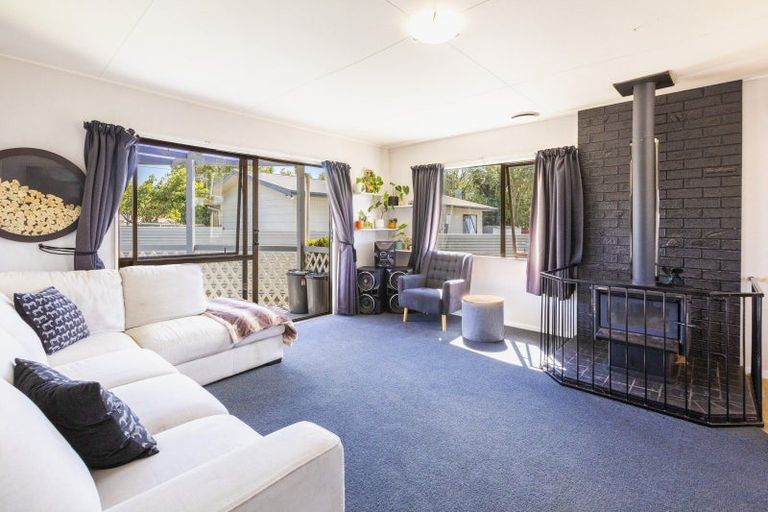 Photo of property in 40 Charles Street, Takapau, 4203