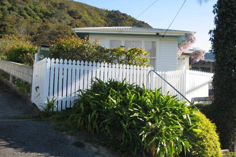 Photo of property in 32 South Terrace, Picton, 7220