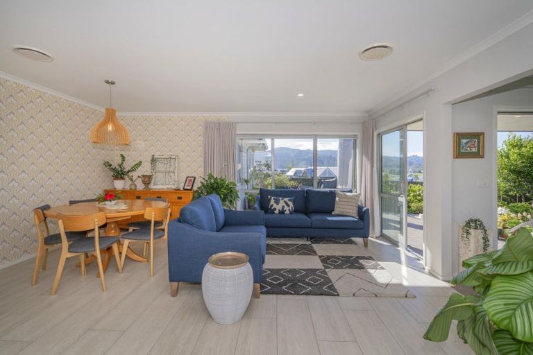 Photo of property in 10 Roseberry Place, Whitianga, 3510