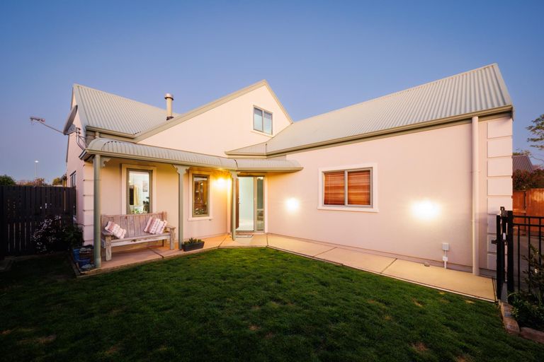 Photo of property in 25 Pirie Street, Palmerston North, 4410