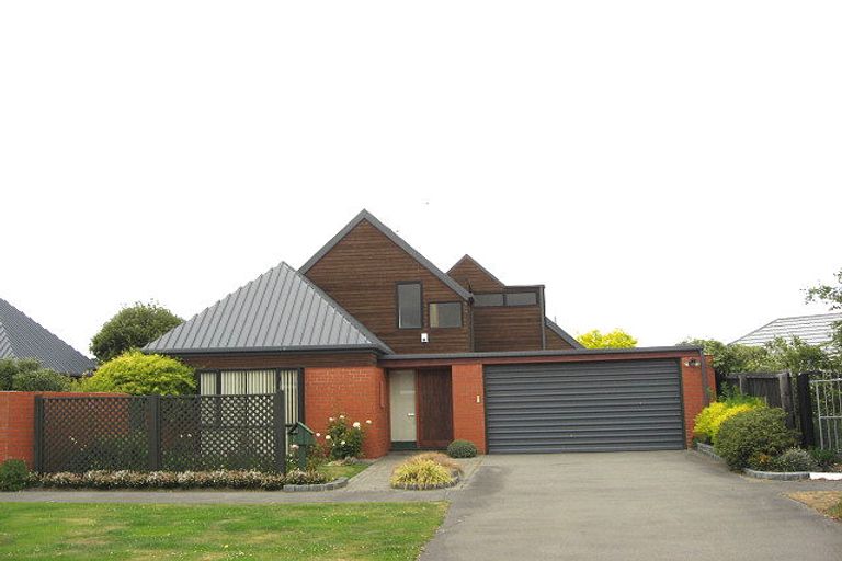 Photo of property in 1 Elmtree Close, Parklands, Christchurch, 8083
