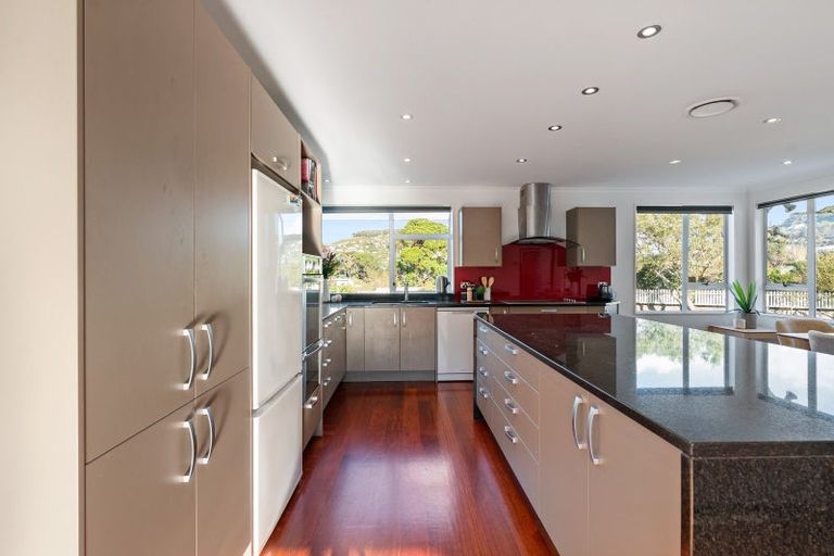 Photo of property in 69 Thatcher Crescent, Crofton Downs, Wellington, 6035