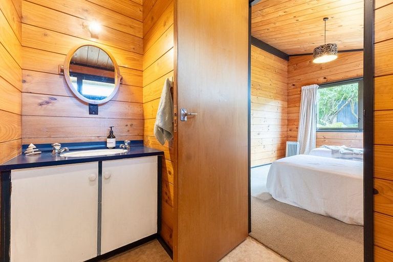 Photo of property in 16 Lupin Road, Otaki, 5512