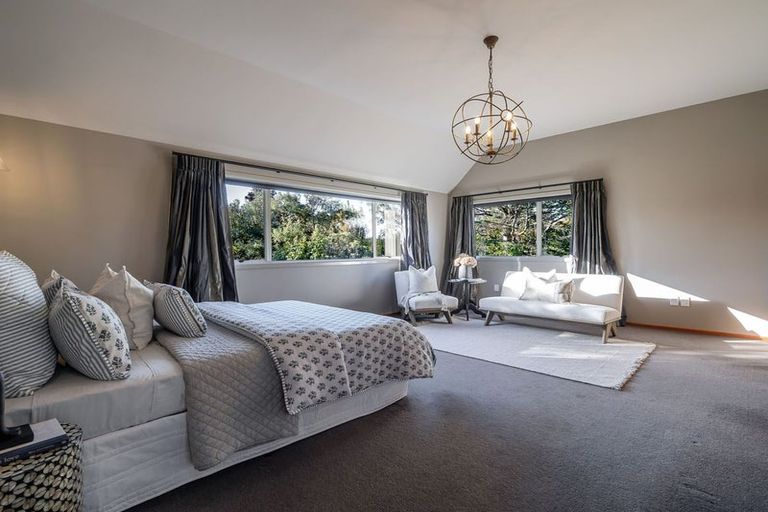 Photo of property in 19 Ruamahanga Crescent, Terrace End, Palmerston North, 4410