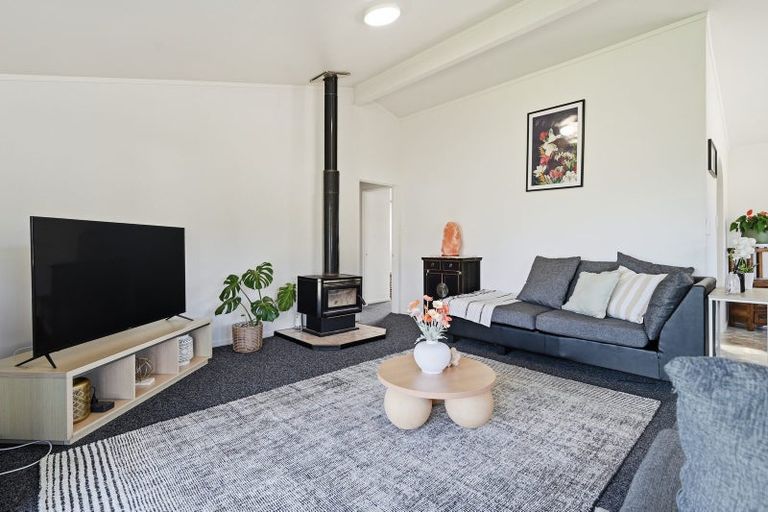 Photo of property in 5 Ngareta Road, Mourea, Rotorua, 3074