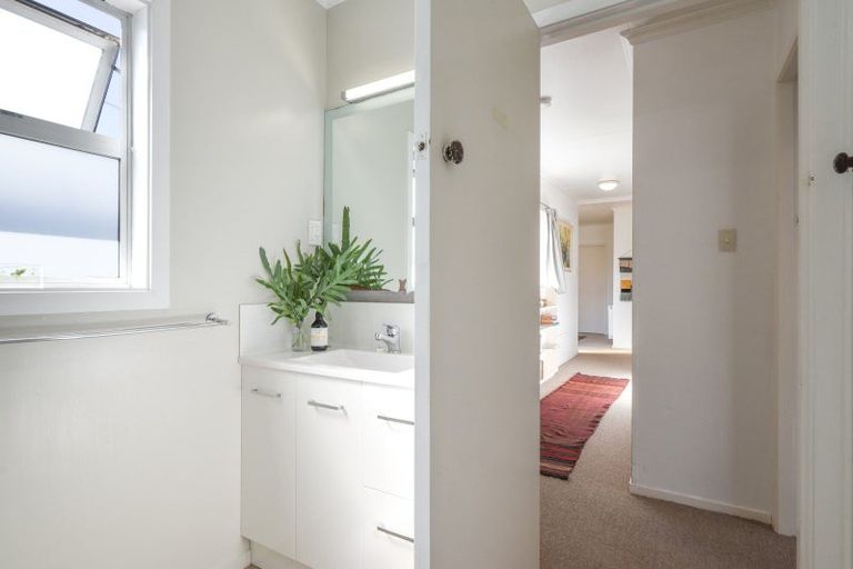 Photo of property in 137 Koutu Road, Kawaha Point, Rotorua, 3010