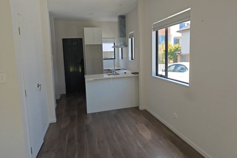 Photo of property in 10/16 William Roberts Road, Pakuranga, Auckland, 2010