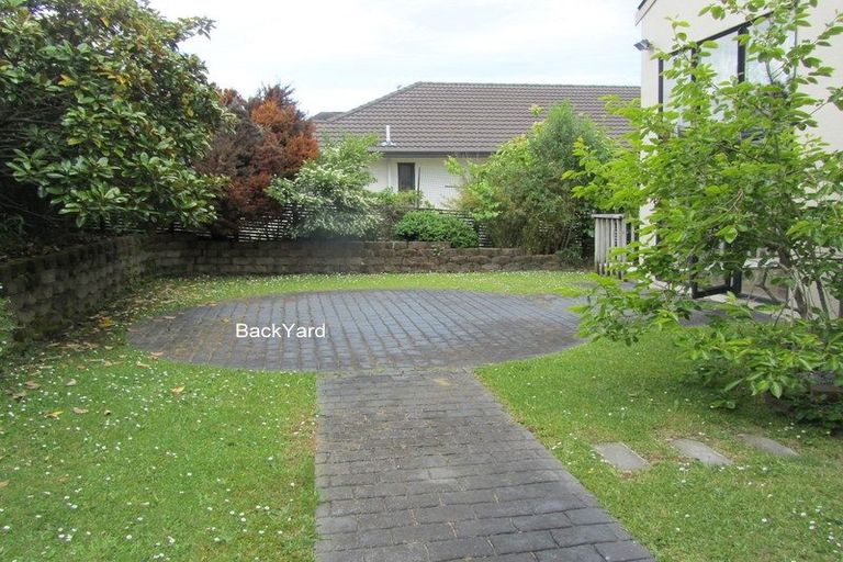 Photo of property in 8 Carrowmore, Pinehill, Auckland, 0632