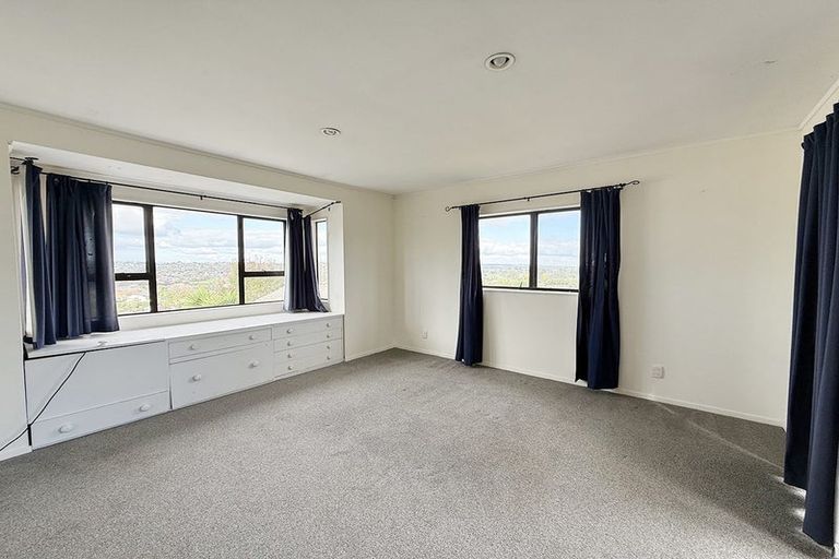 Photo of property in 9 Cambric Place, Botany Downs, Auckland, 2010