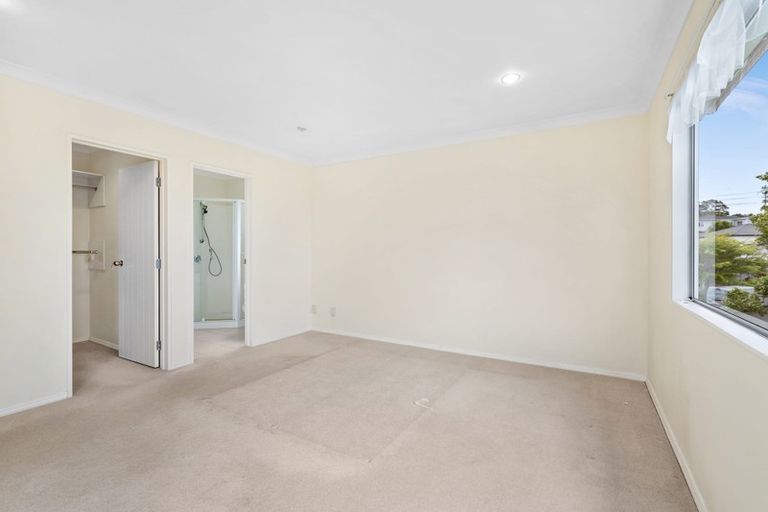 Photo of property in 46 Bronzewing Terrace, Unsworth Heights, Auckland, 0632