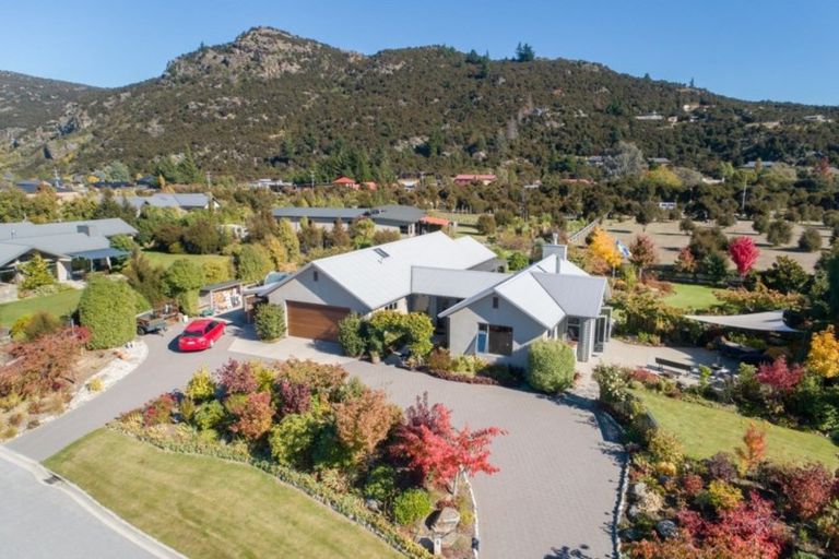 Photo of property in 8 Grierson Lane, Albert Town, Wanaka, 9305