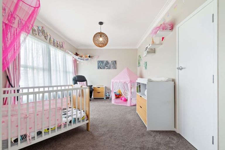 Photo of property in 8 Halberg Street, Papakura, 2110