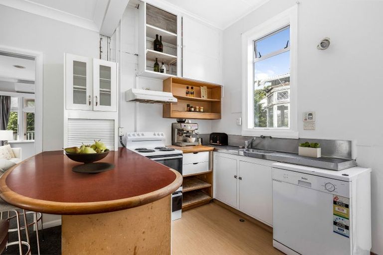 Photo of property in 275 Adelaide Road, Newtown, Wellington, 6021