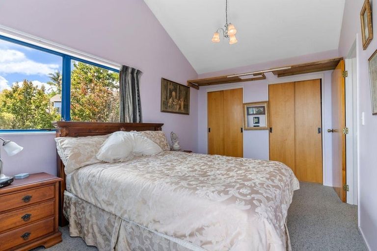 Photo of property in 40 Mccahill Views, Botany Downs, Auckland, 2010