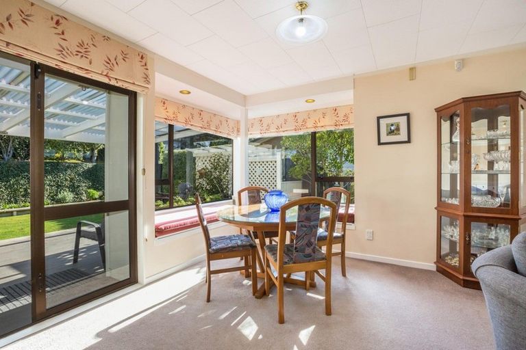Photo of property in 16 Albatross Close, Whitby, Porirua, 5024