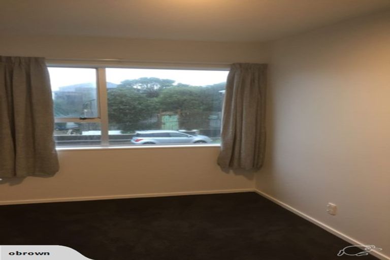 Photo of property in 2/218 Onepu Road, Lyall Bay, Wellington, 6022