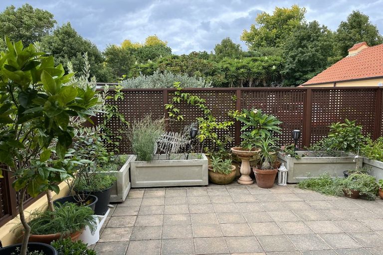 Photo of property in 114 Harbour Village Drive, Gulf Harbour, Whangaparaoa, 0930