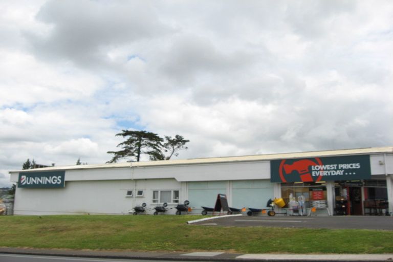 Photo of property in 170 Kitchener Road, Pukekohe, 2120