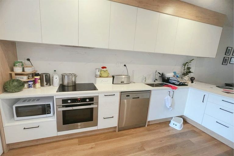 Photo of property in 8 Korokio Lane, Henderson, Auckland, 0612