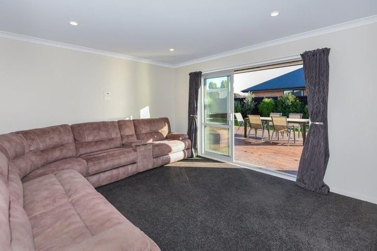 Photo of property in 6 Dundee Close, Darfield, 7510