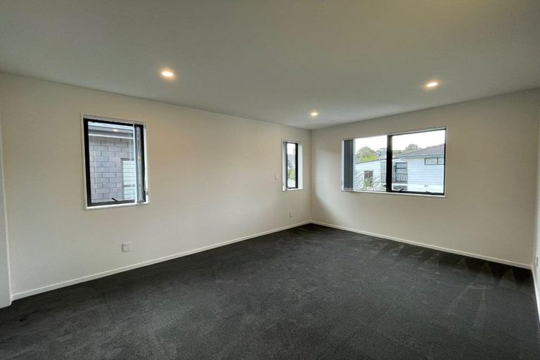 Photo of property in 3a De Quincey Terrace, Highland Park, Auckland, 2010