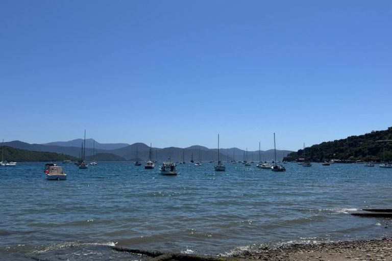 Photo of property in 4 Whaitere Place, Waikawa, Picton, 7220