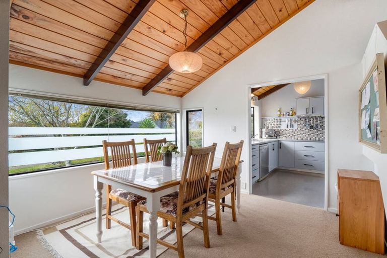 Photo of property in 11 Waitawa Place, Lynmore, Rotorua, 3010