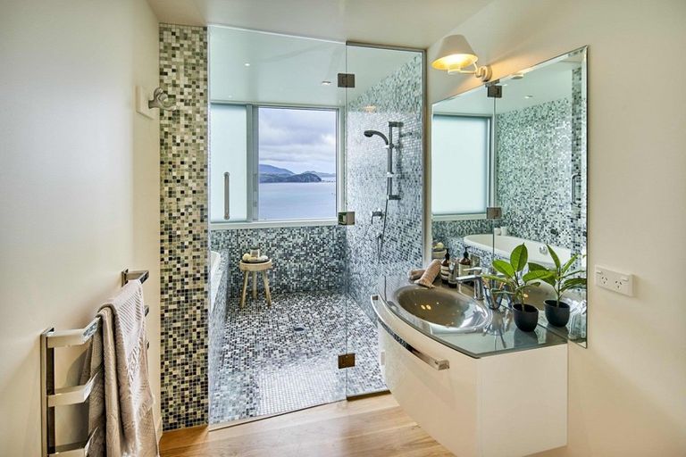 Photo of property in 16c Signallers Grove, Strathmore Park, Wellington, 6022