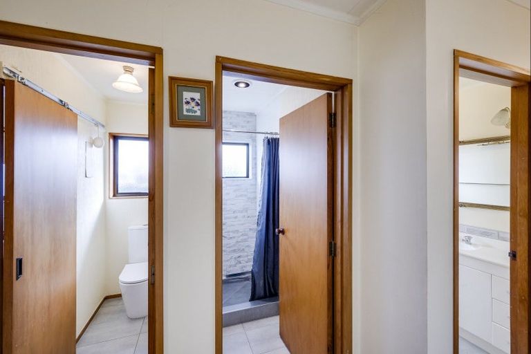 Photo of property in 1422 Woodstock Avenue, Mayfair, Hastings, 4122