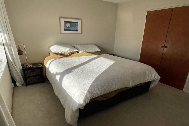 Photo of property in 52 Royal Park Drive, Parklands, Christchurch, 8083