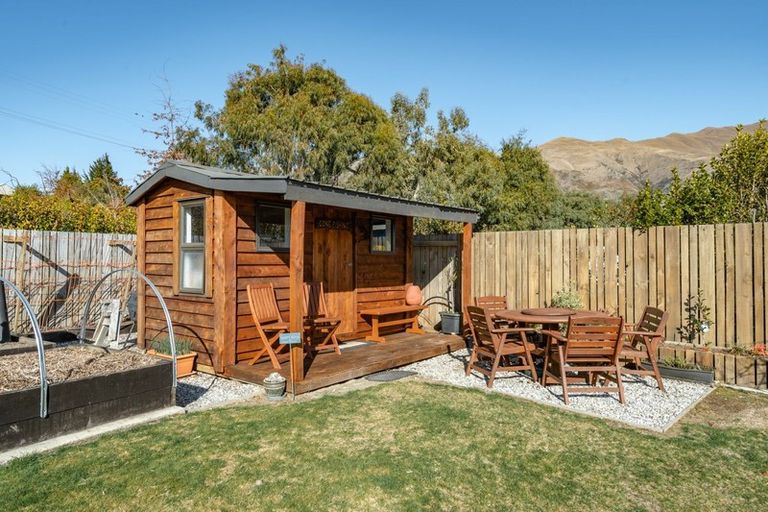 Photo of property in 2 Turnbull Crescent, Wanaka, 9305