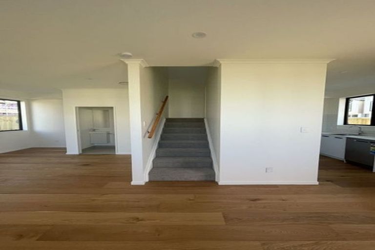 Photo of property in 30 Waipuhinui Way, Wiri, Auckland, 2104