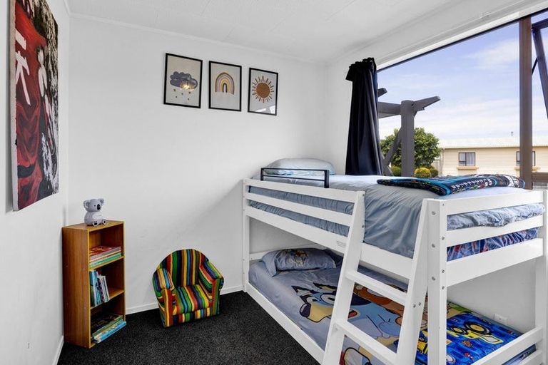 Photo of property in 13 Manuka Place, Hawera, 4610