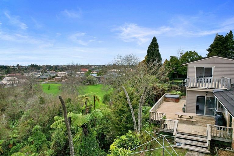 Photo of property in 174 Sandwich Road, St Andrews, Hamilton, 3200