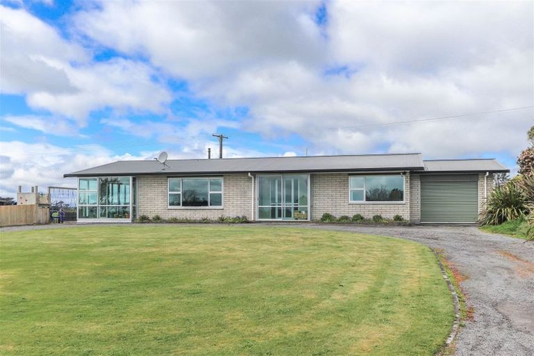 Photo of property in 2599 Mountain Road, Tariki, Stratford, 4394